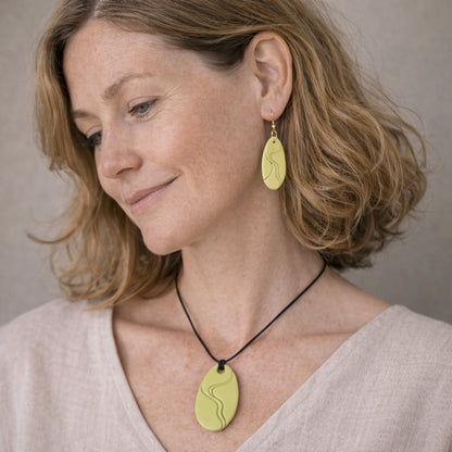 Ériu Drop Earrings